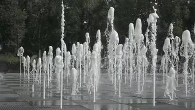 高尔基文化休闲中央公园光器喷泉；高尔基文化休闲中央公园光器喷泉